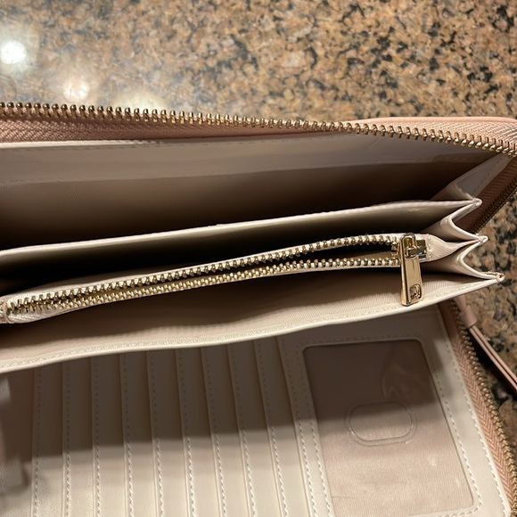 Elkie & Co. Wallet - Picture 10 of 16